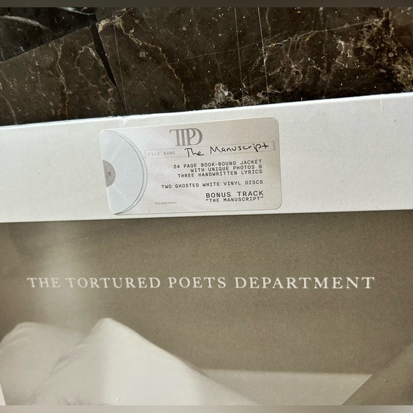 Taylor Swift The Tortured Poets Department vinyl - Manuscript edition - Picture 3 of 5